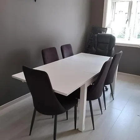 Apartment 4 Bedroom Flat In The Heart Of *