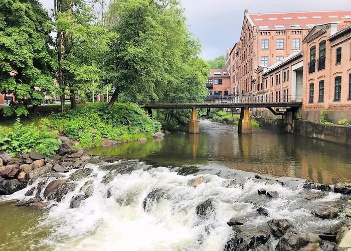 4 Bedroom Flat In The Heart Of Apartment *