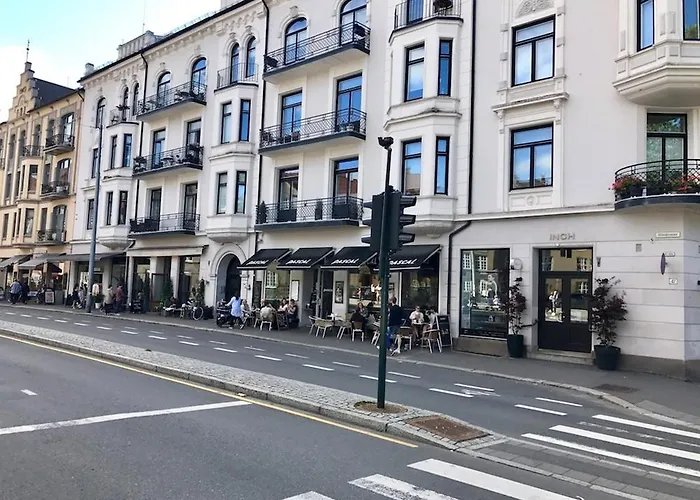 Lejlighed 4 Bedroom Flat In The Heart Of *